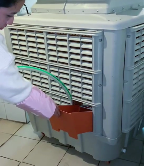 冷水機(jī)加水